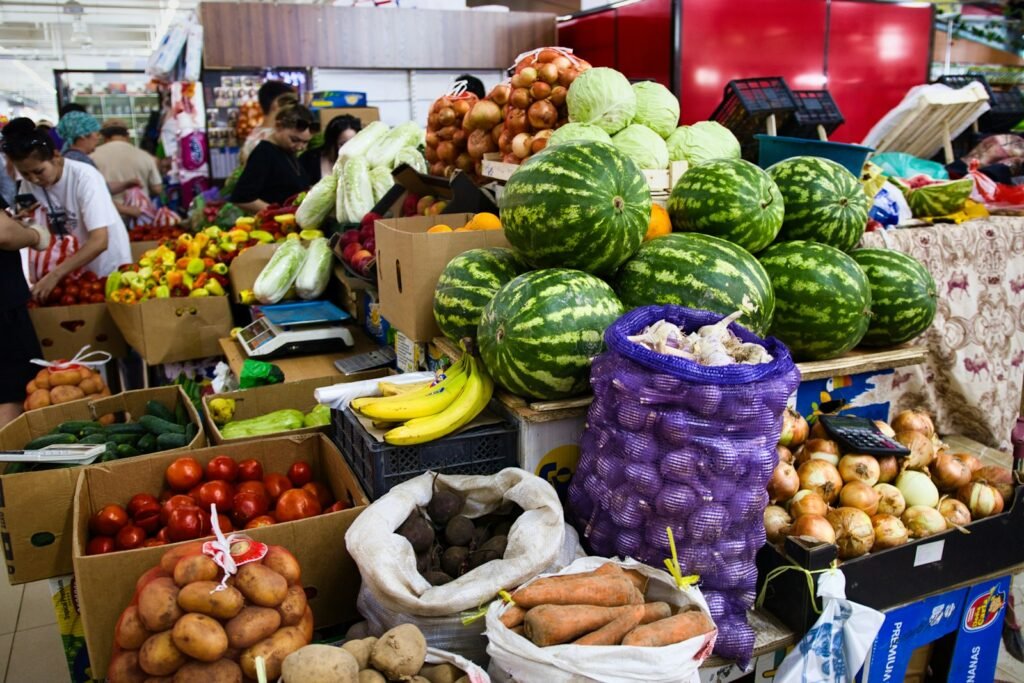 Urban agriculture can be a source of income for gardeners and reduce family food costs. 